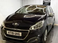 Second-hand Peugeot 208 Signature Sky 82 CP (60 kW) 2019 Albastru Hatchback