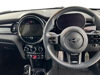 Used Mini Cooper Hatch 134 HP (98 kW) 2024 Yellow Hatchback