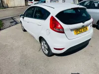 Usado Ford Fiesta Zetec 70 HP (51 kW) 2012 Branco Citadino