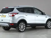 Usado Ford Kuga Titanium 179 CV (131 kW) 2019 Plateado SUV