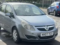 Usado Vauxhall Corsa Club 90 HP (66 kW) 2007 Prateado Citadino