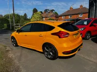 Używany Ford Focus ST 250 KM (183 kW) 2015 Żółty Hatchback