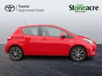 Used Toyota Yaris 100 HP (73 kW) 2018 Red Hatchback
