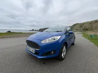 Używany Ford Fiesta Zetec 105 KM (77 kW) 2013 Niebieski Hatchback