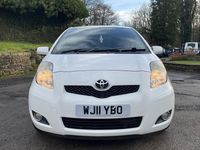 Used Toyota Yaris 90 HP (66 kW) 2011 White Hatchback