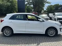 Used Kia Rio 101 HP (74 kW) 2022 White Hatchback