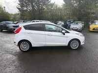 Used Ford Fiesta Titanium 96 HP (70 kW) 2011 White Hatchback