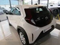 Used Toyota Aygo X PURE 72 HP (52 kW) 2023 White SUV