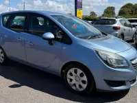 Used Vauxhall Meriva 120 HP (88 kW) 2014 Blue MPV