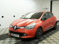 Usado Renault Clio IV Dynamique 90 HP (66 kW) 2013 Vermelho Citadino