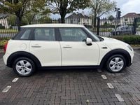 Used Mini ONE Hatch 102 HP (75 kW) 2015 White Hatchback