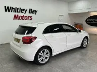 Begagnad Mercedes A200 Executive 2018 Vit Halvkombi
