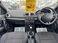 Usado Renault Clio II Dynamique 2007 Prateado Citadino