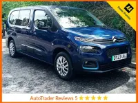 Begagnad Citroën e-Berlingo Feel 100 kW (136 HK) 2023 Blå Minibuss