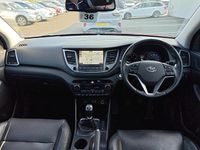 Used Hyundai Tucson Premium SE 134 HP (98 kW) 2017 Red SUV