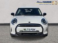 Begagnad Mini Cooper Classic 134 HK (98 kW) 2023 Vit Halvkombi