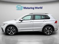 Usado VW Tiguan R-line 150 CV (110 kW) 2023 Plateado SUV
