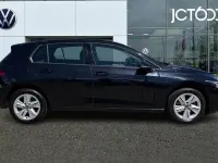 Usado VW Golf VIII Life 130 HP (95 kW) 2021 Preto Citadino