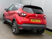 Used Renault Captur Iconic 89 HP (65 kW) 2020 Red SUV