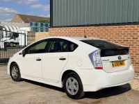Used Toyota Prius T4 136 HP (100 kW) 2017 White Hatchback