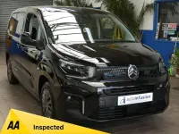 Begagnad Citroën e-Berlingo 100 kW (136 HK) 2025 Svart Minibuss