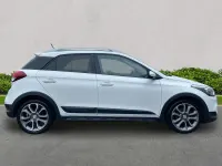 Used Hyundai i20 Active 100 HP (73 kW) 2018 White Hatchback
