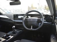 Used Vauxhall Astra Design Edition 130 HP (95 kW) 2022 Black Hatchback