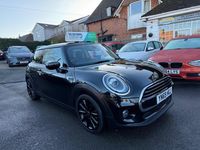 Usado Mini Cooper Classic 136 HP (100 kW) 2019 Preto Citadino
