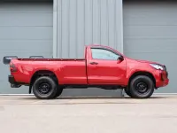 Used Toyota HiLux Active 150 HP (110 kW) 2023 Red Pickup