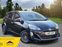 Used Toyota Yaris 100 HP (73 kW) 2015 Black Hatchback