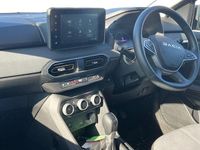 Second-hand Dacia Jogger Extreme 141 CP (103 kW) 2024 Verde Monovolum