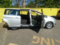 Usado Ford Grand C-Max Zetec 125 CV (91 kW) 2016 Plateado Monovolumen