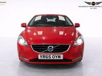 Used Volvo V40 120 HP (88 kW) 2015 Red Hatchback