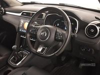 Used MG ZS Exclusive 111 HP (81 kW) 2023 Red SUV