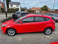 Used Ford Focus Zetec 115 HP (84 kW) 2015 Red Hatchback