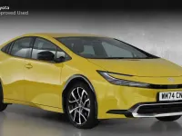 Used Toyota Prius 223 HP (164 kW) 2024 Yellow Hatchback
