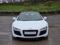 Begagnad Audi R8 Spyder Design 430 HK (316 kW) 2012 Vit Cab