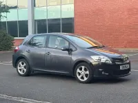 Used Toyota Auris 99 HP (72 kW) 2011 Grey Hatchback