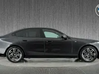 Gebraucht BMW 520 M Sport 205 PS (150 kW) 2025 Grau