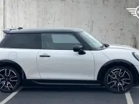Used Mini Cooper Hatch 113 kW (154 HP) 2025 White Hatchback