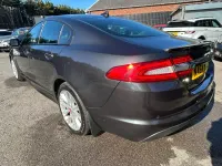 Usado Jaguar XF R-Sport 200 HP (147 kW) 2014 Cinzento Sedan