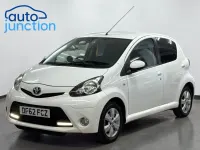 Begagnad Toyota Aygo 68 HK (50 kW) 2012 Vit Halvkombi