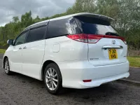 Usado Toyota Estima 2021 Blanco Monovolumen
