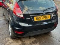 Usado Ford Fiesta Zetec 80 HP (58 kW) 2013 Preto Citadino