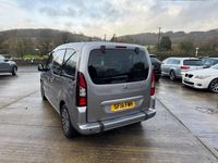 Begagnad Peugeot TePee Active 100 HK (73 kW) 2018 Grå Minibuss