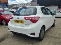 Used Toyota Yaris 91 HP (66 kW) 2020 White Hatchback