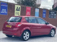 Used Kia Ceed 113 HP (83 kW) 2012 Red Hatchback