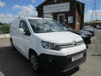 Used Citroën Berlingo Start 100 HP (73 kW) 2019 White MPV
