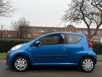 Second-hand Peugeot 107 Active 68 CP (50 kW) 2014 Albastru Hatchback