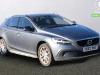 Usado Volvo V40 Pro 152 HP (111 kW) 2017 Cinzento Citadino
